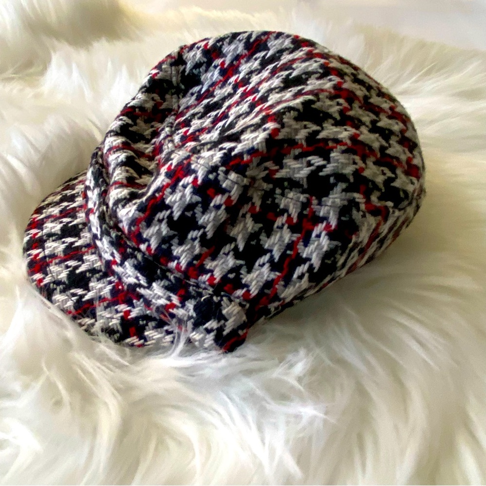 San Diego Hat Co paperboy style with bill hat red and black tweed